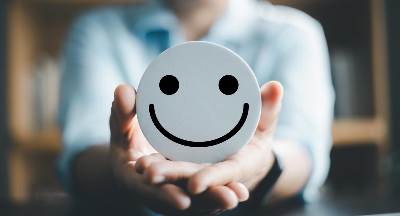 La Simplicité au Coeur du Bonheur : Une Nouvelle Étude Révèle que la Richesse N'est Pas Essentielle.