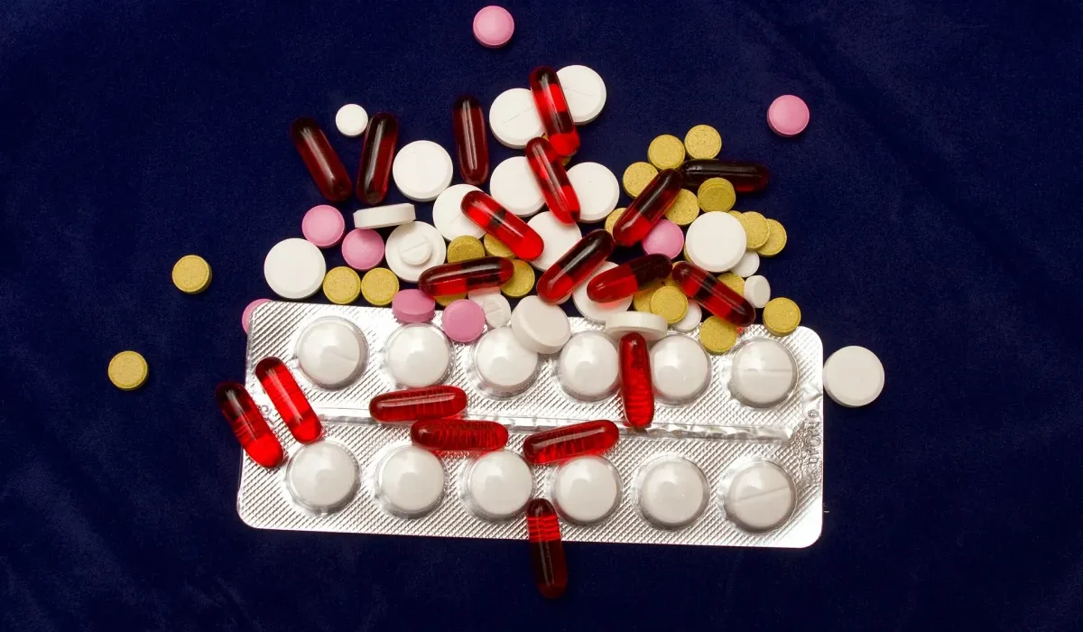 New York intente un procès aux entreprises pharmaceutiques pour leur rôle dans l'épidémie d'opioïdes.