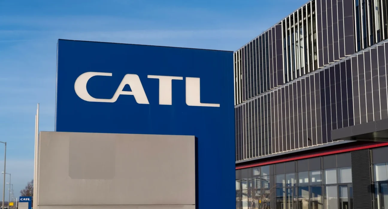 Nouvelle batterie de véhicule électrique : charge en 6 minutes et autonomie de 900 miles