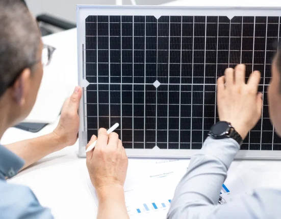 « Panneaux solaires adaptés à l'exploration spatiale et quatre autres avancées énergétiques majeures »