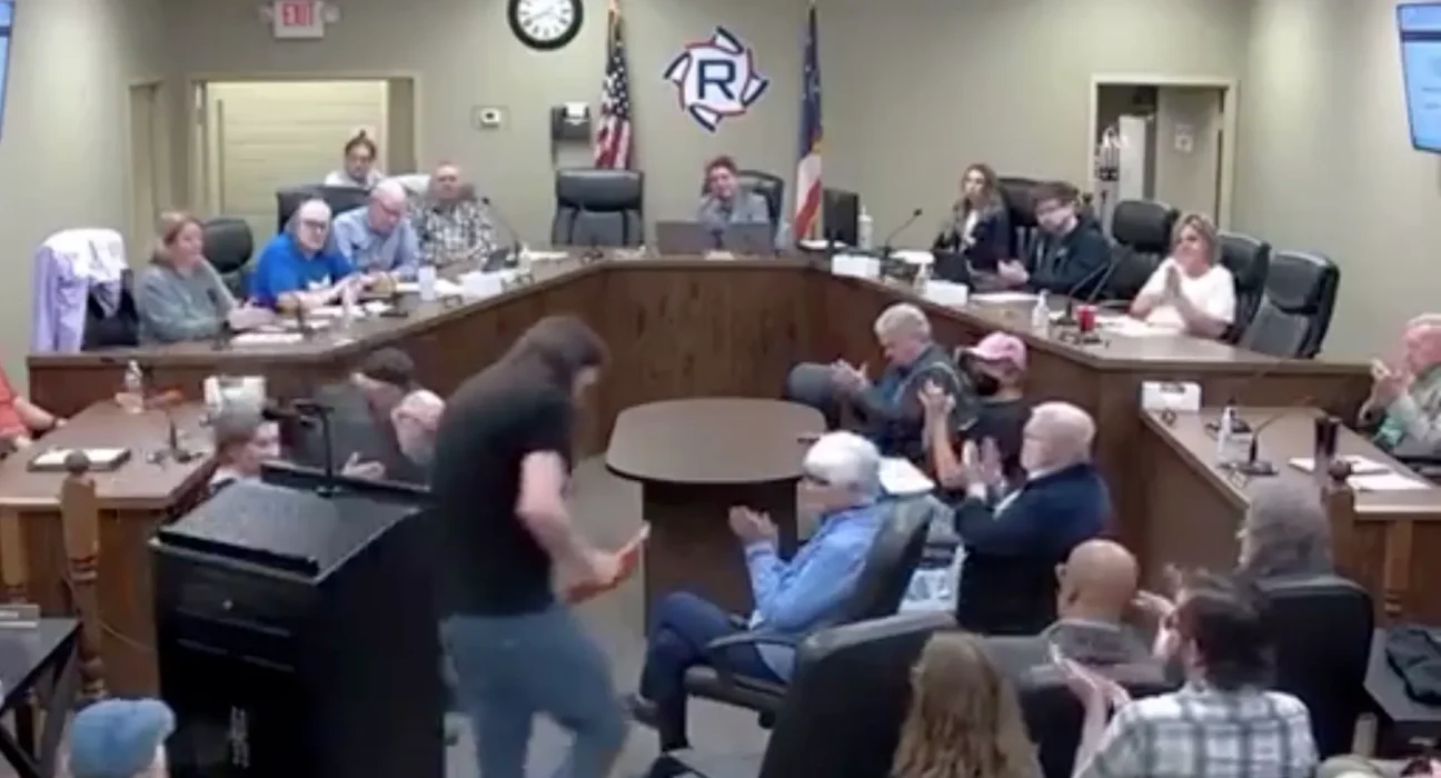 « Pas chez nous : Les habitants d'Ohio imposent un moratoire d'un an sur les centres de données locaux »