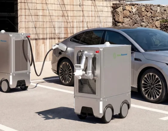 San Francisco déploie des robots autonomes pour la recharge des véhicules électriques.