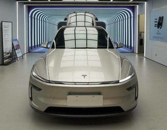 Tesla pourrait relancer sa stratégie de véhicules électriques abordables avec un nouveau modèle à 25 000 $.