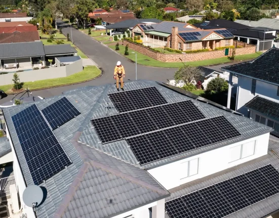 Un expert révèle pourquoi l'énergie solaire est désormais la moins chère de l'histoire