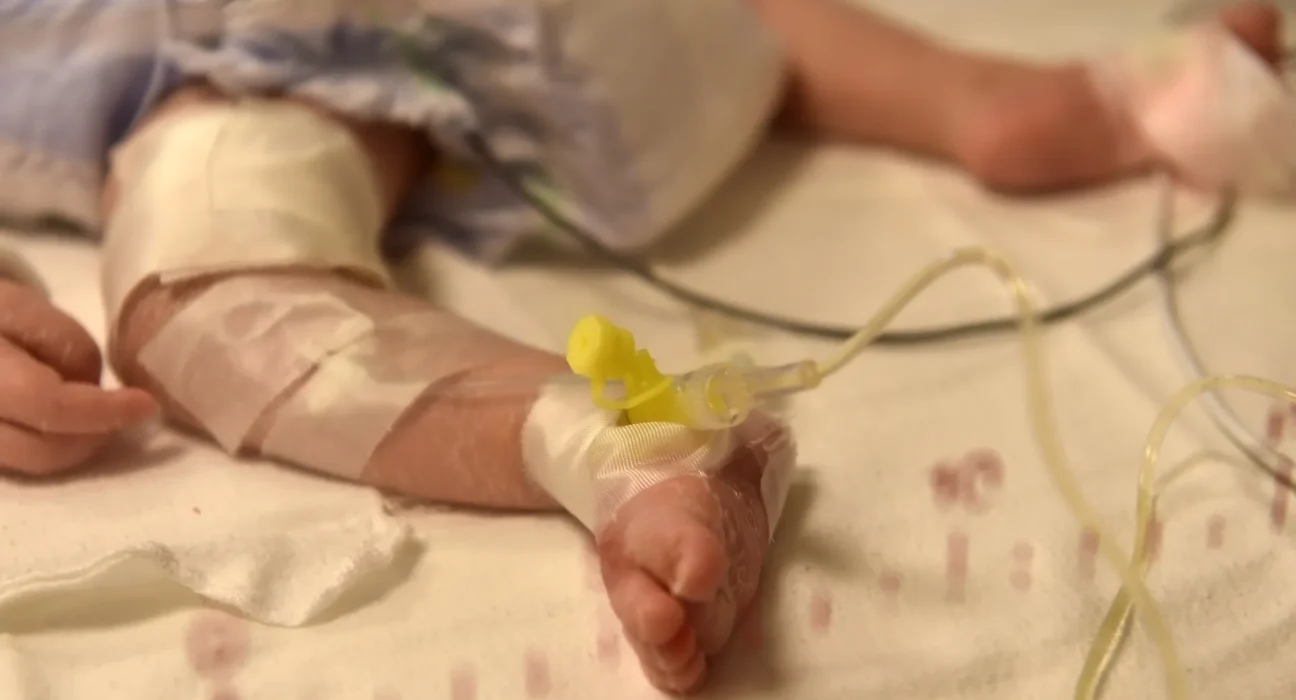 Une étude révèle le lien entre les millions de naissances prématurées et les milliers de décès infantiles liés aux produits chimiques plastiques.