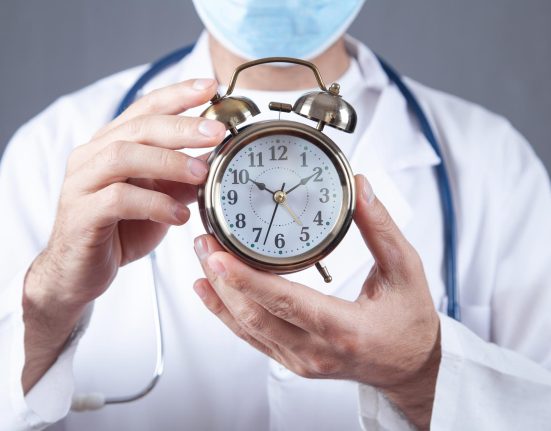 Découverte d'une Protéine Immunitaire Pouvant Répliquer les Effets Anti-Âge de la Restriction Calorique.