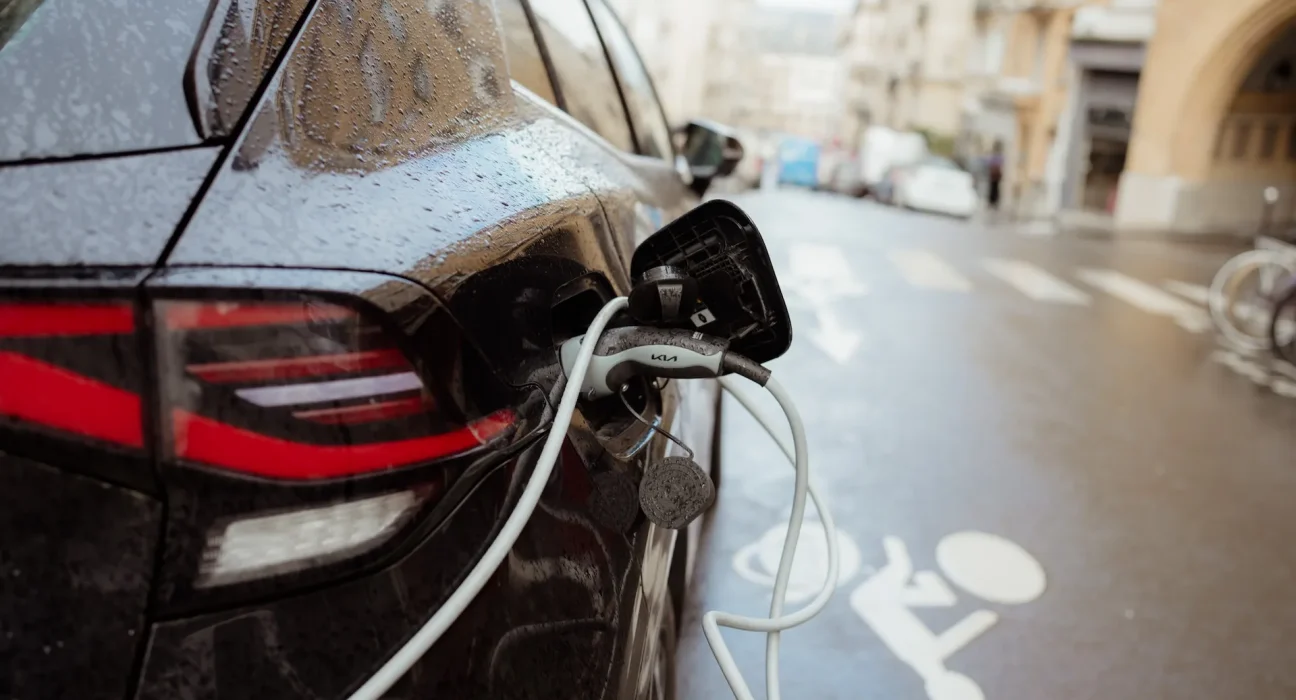 Des conducteurs européens affirment que la recharge des VE n'est plus un problème lors des longs trajets.