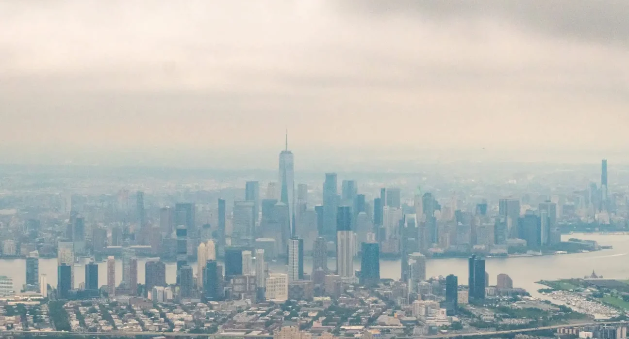 Des millions appelés à rester chez eux face à une dangereuse couverture de fumée et d'ozone sur 11 États