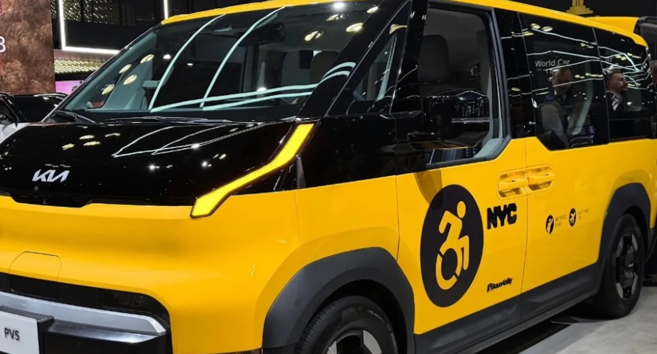 Kia dévoile un modèle de véhicule électrique révolutionnaire, pensé pour le transport adapté aux fauteuils roulants.