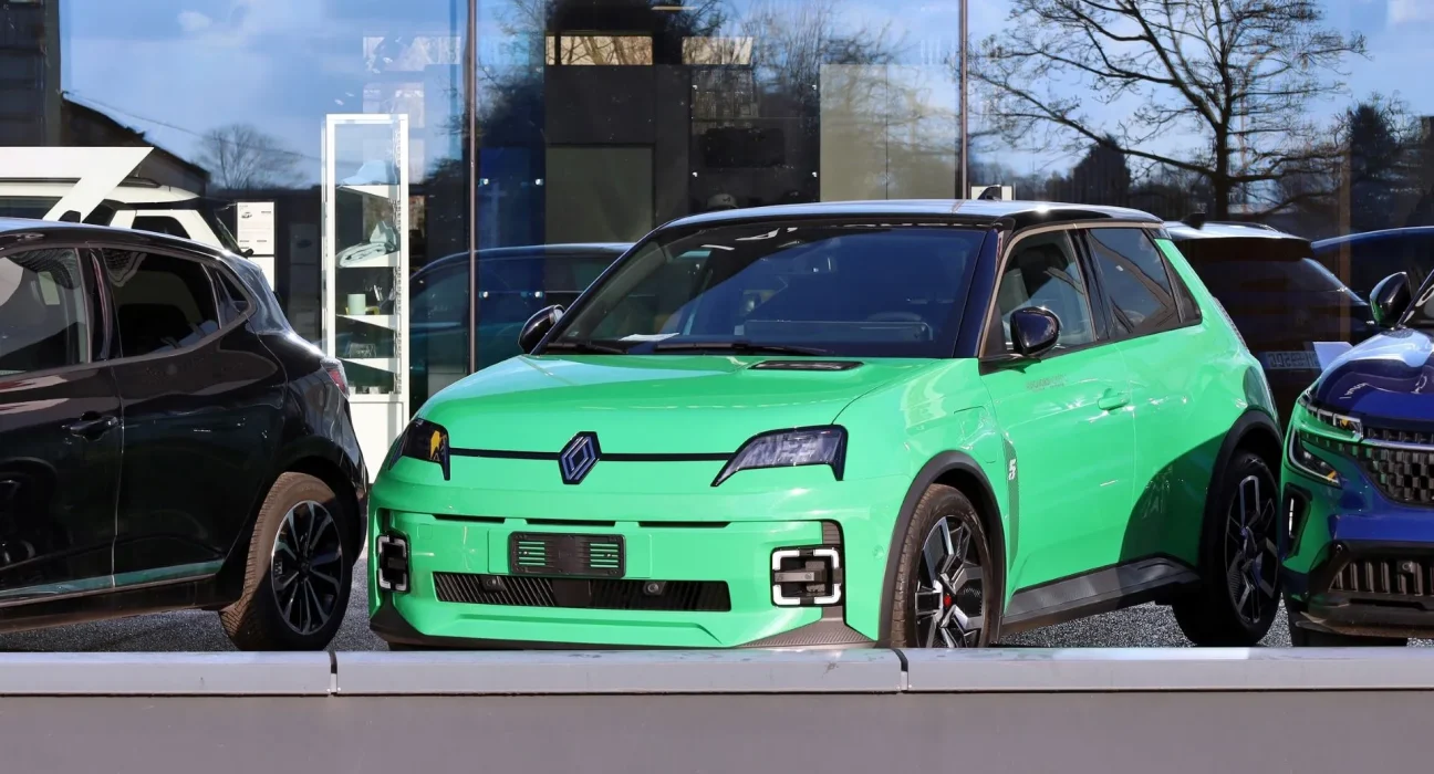 L'Europe et la Chine franchissent le cap irréversible des véhicules électriques, tandis que les États-Unis risquent de prendre du retard.