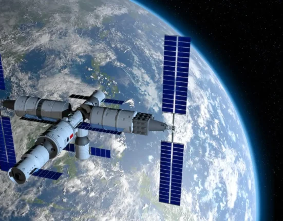 La Chine envoie des embryons humains synthétiques dans l'espace pour explorer l'origine de la vie hors de la Terre