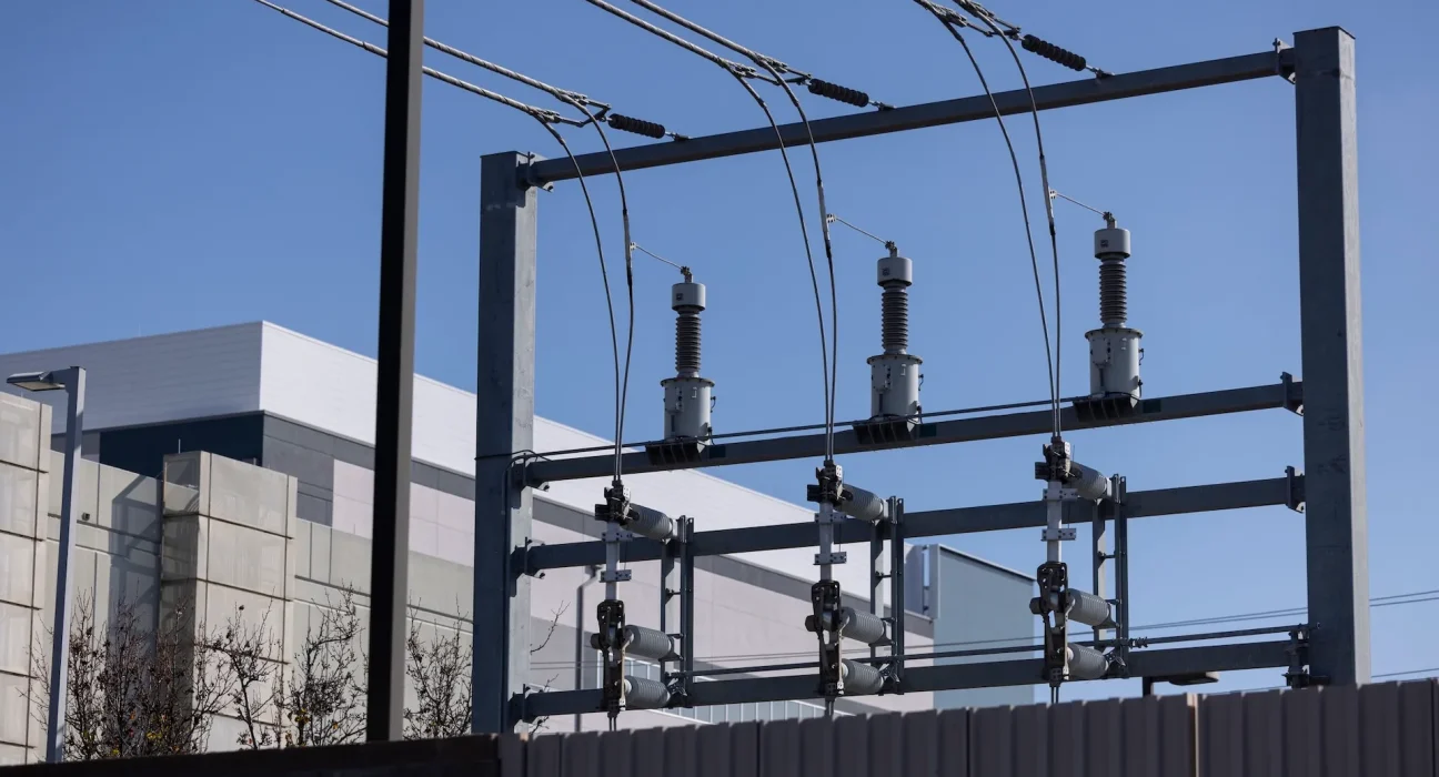 La ville suspend les projets de centres de données après les avertissements des habitants sur la pression sur l'eau et l'énergie.