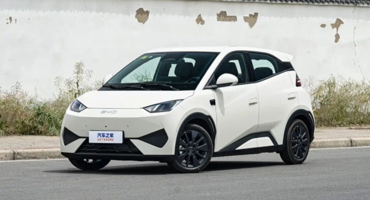 La voiture à 10 300 $ de BYD intègre des technologies avancées d'assistance à la conduite dans un contexte de guerre des VE en Chine.