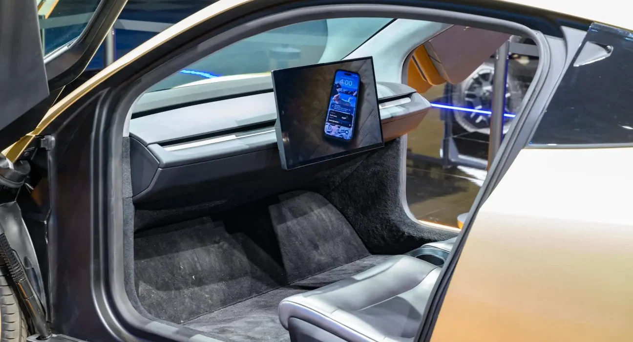 Le Cybercab de Tesla, sans volant, devient le véhicule électrique le plus efficace de tous les temps.