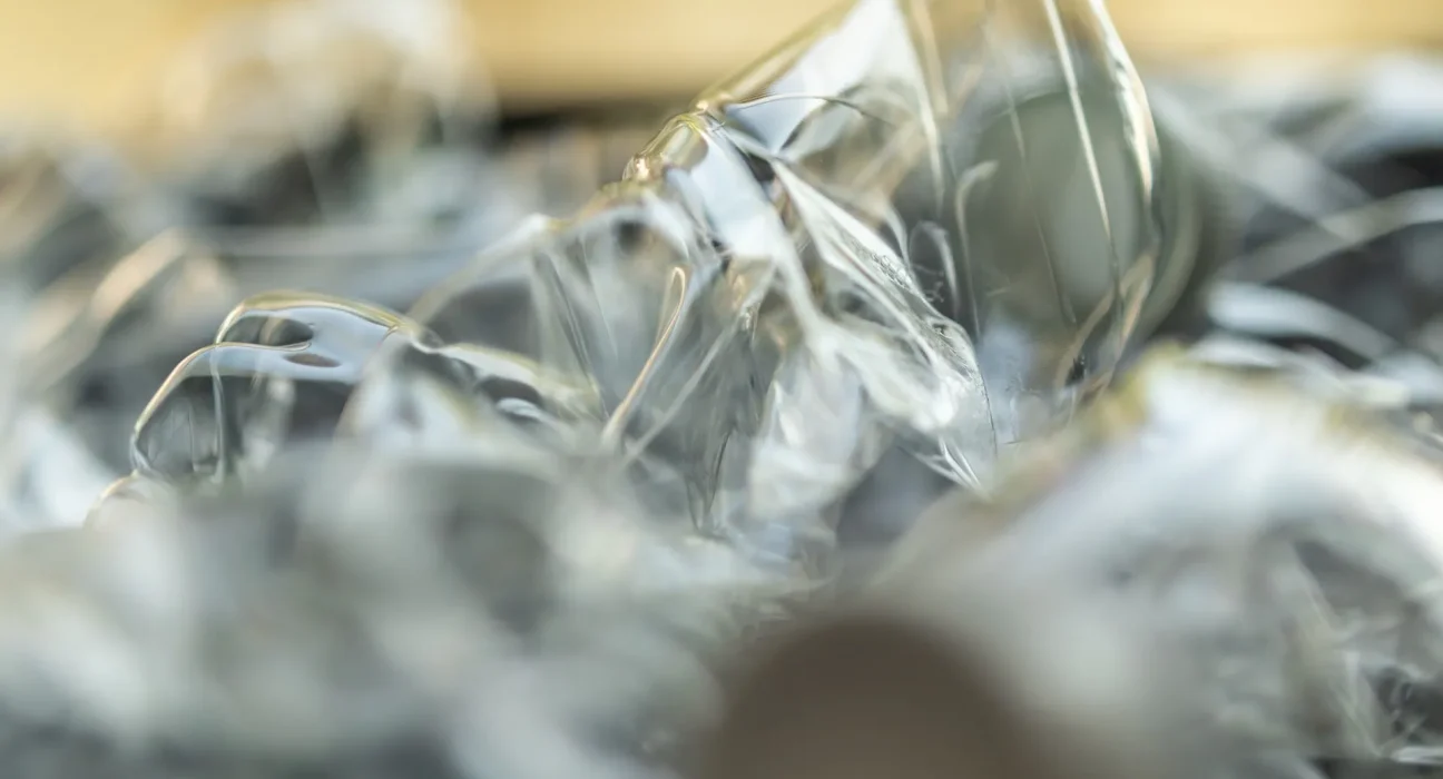 Le Plastique Vivant : Désintégration à Commande