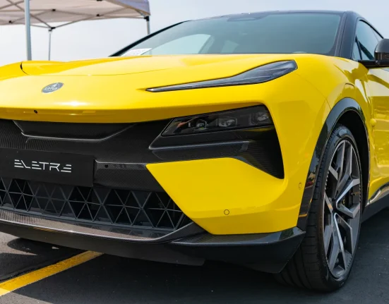 Le premier constructeur chinois de véhicules électriques démarre ses livraisons au Canada.