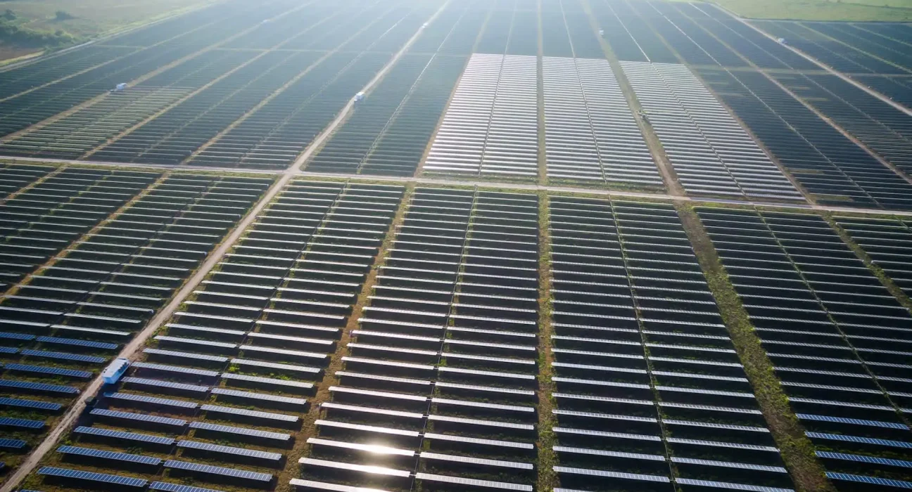 Le réseau texan au seuil d'une révolution : le solaire va dépasser le charbon.
