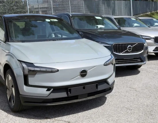Les défis de disponibilité des SUV électriques à trois rangées