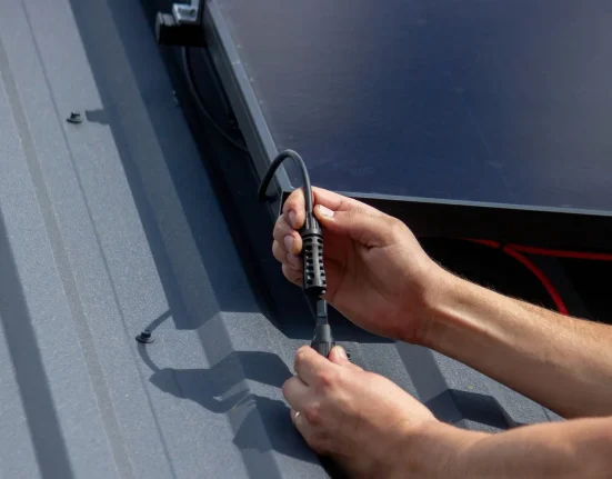 L'essor fulgurant des panneaux solaires de balcon aux États-Unis : analyse d'un expert en énergie