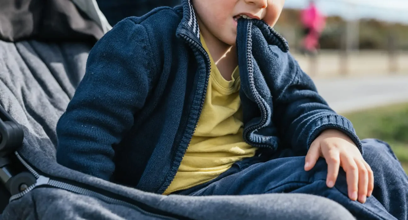 Niveaux alarmants de plomb détectés dans les vêtements pour enfants