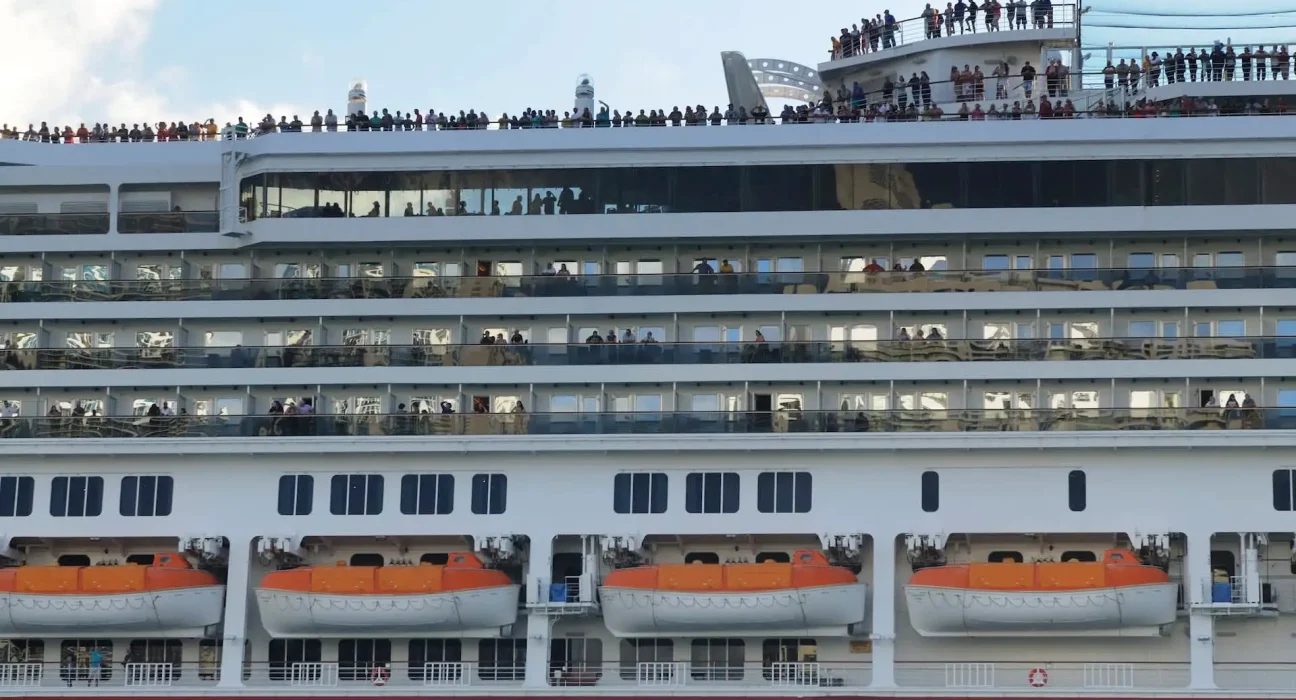 Plus de 1 700 passagers de croisière confinés en raison d'une épidémie de gastro-entérite.