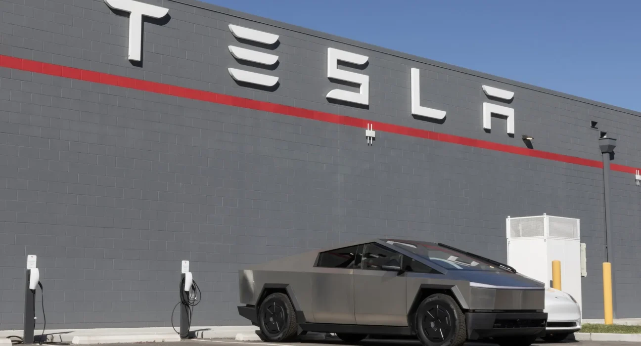 Rappel de Tesla Cybertruck en raison de risques de perte de roues en circulation.