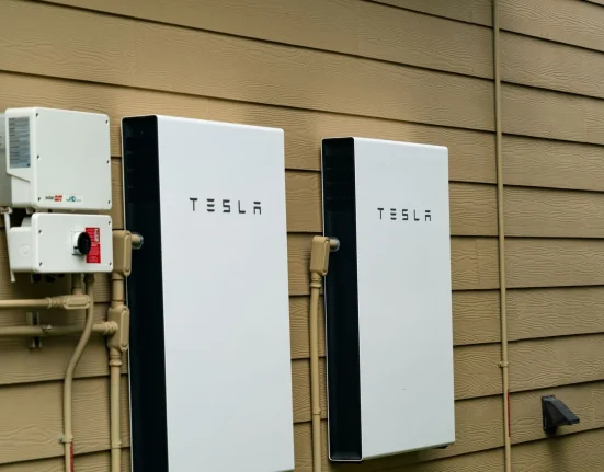 Tesla lance un forfait solaire et Powerwall à 269 $ par mois avec option Model 3.