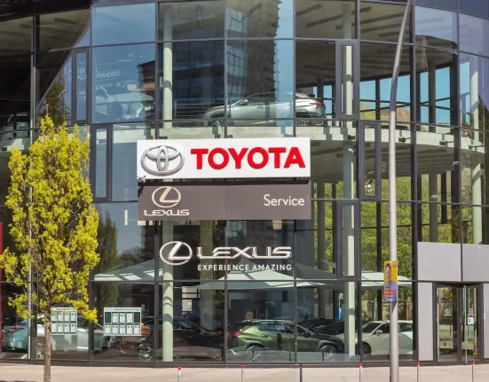 Toyota et Lexus introduisent enfin la fonctionnalité de bornes de recharge tant attendue par les conducteurs de véhicules électriques.