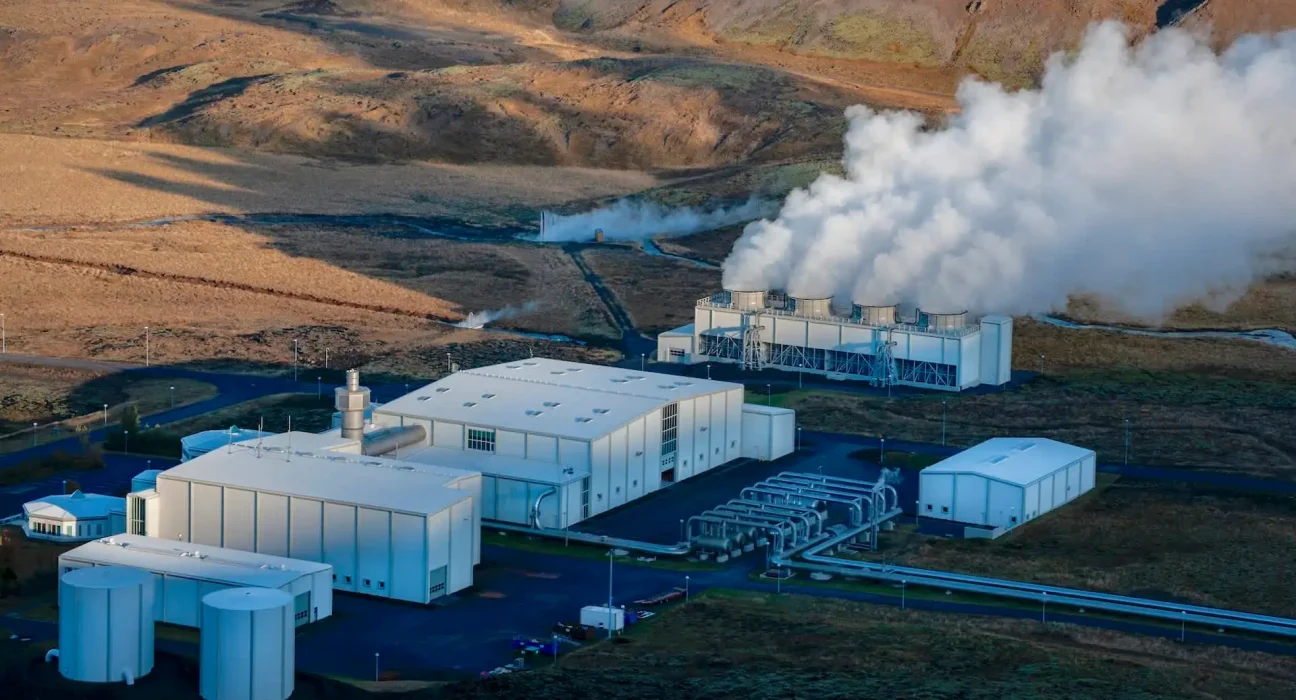 Un des plus grands bâtiments du Parlement se chauffe déjà grâce à la géothermie : une stratégie pour prévenir la prochaine crise énergétique au Royaume-Uni