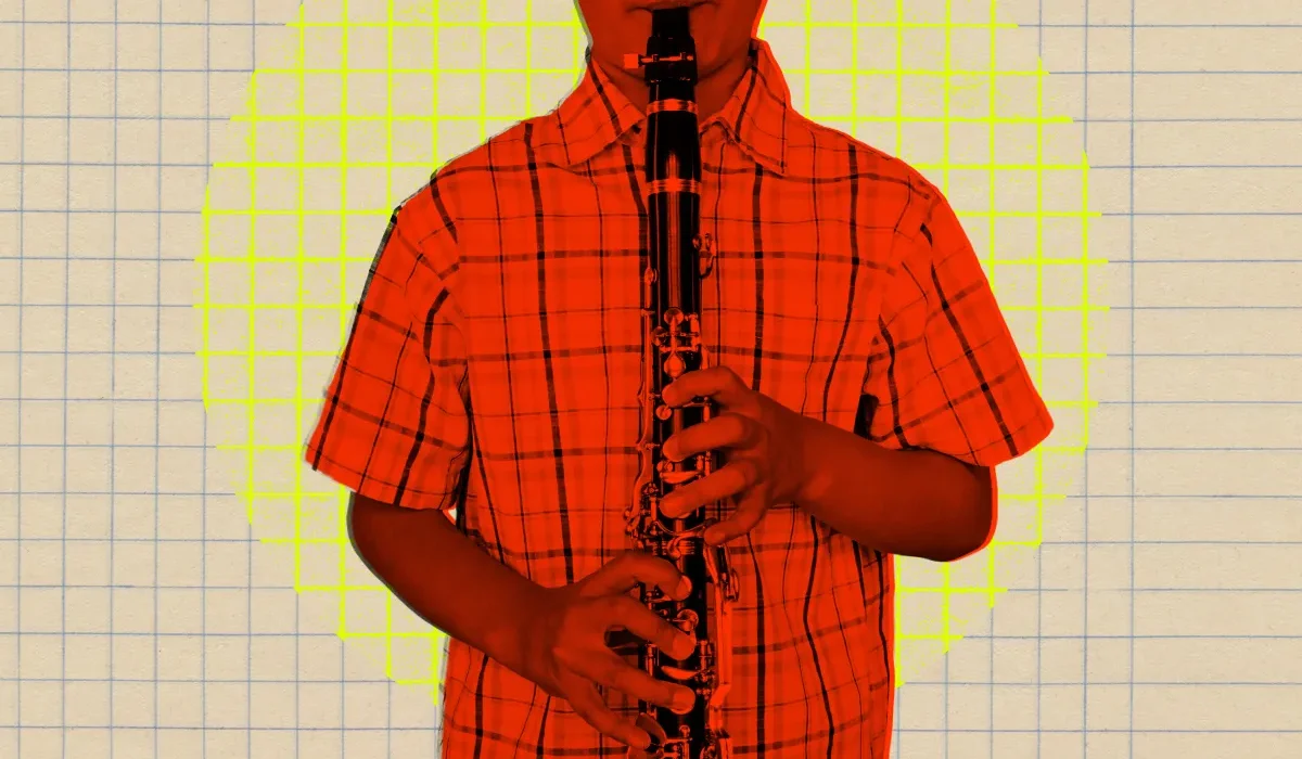 Une Clarine confondue avec une arme : École placée en confinement par l'IA