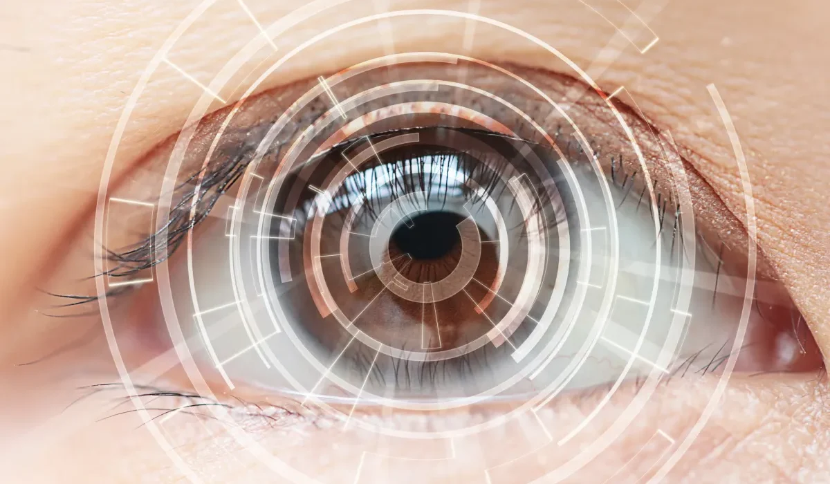 Une Lentille Bionique pour Dépasser la Vision 20/20