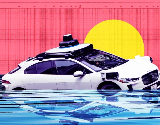 Waymo Reconnaît un Problème Mineur de ses Robotaxis face aux Inondations