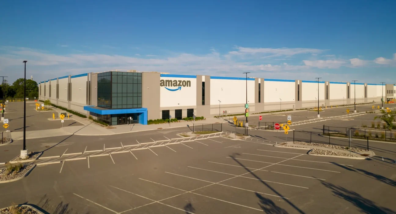 Amazon prévoit des puits de 1 500 pieds sous une ville du Missouri pour alimenter un centre de données avec 50 millions de gallons d'eau par an.