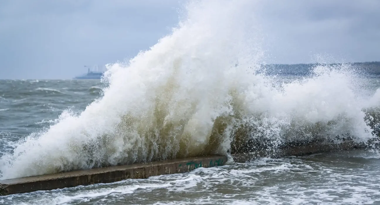Arthur se forme au large du Texas : une menace d'inondations mortelles sur la côte du Golfe.