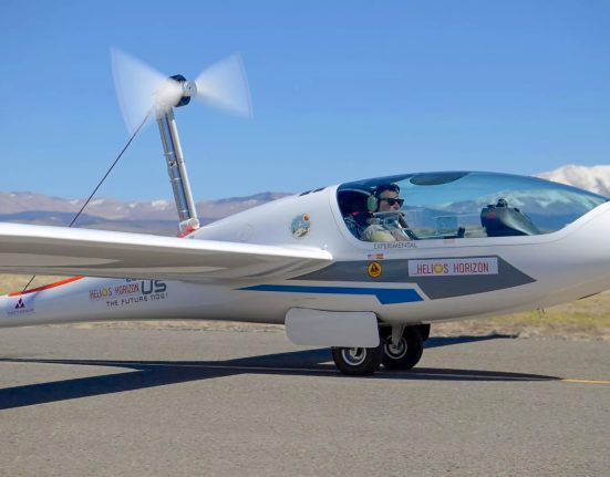 « Avion électrique record : des batteries solides révolutionnent le vol électrique »