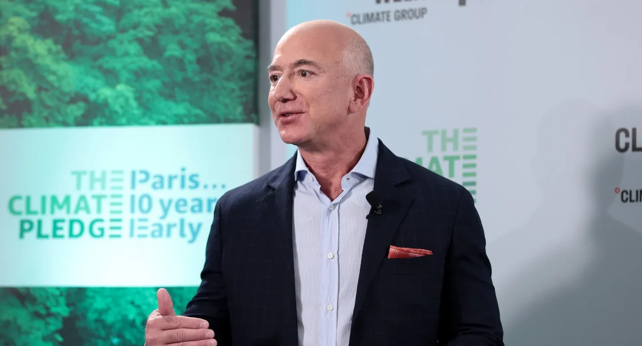Bezos Earth Fund : 26 millions de dollars pour des satellites détectant les incendies de forêt en une heure.