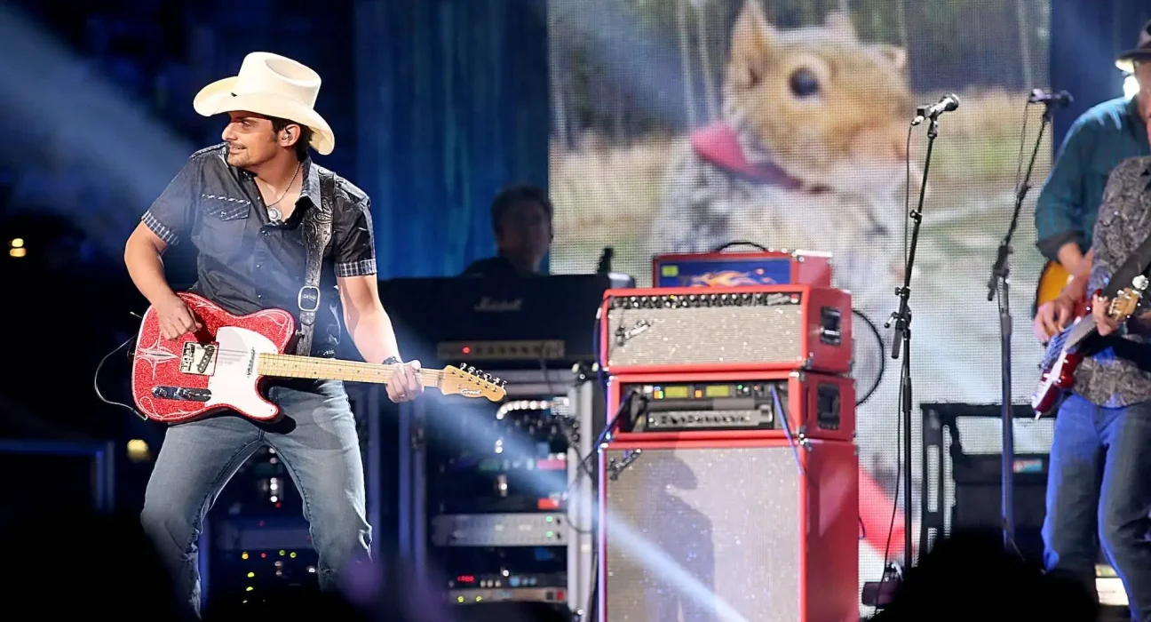 Brad Paisley soutient le Nashville Zoo dans sa lutte contre la construction d'un centre de données voisin, mobilisant 400,000 partisans.