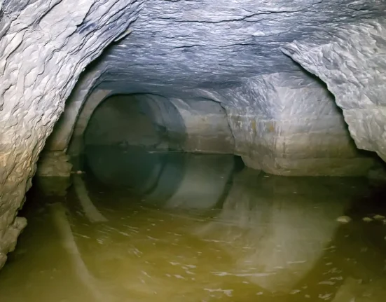 Chaque ville a besoin d'un plombier : Des scientifiques découvrent des mondes microbials cachés à près d'un mile sous terre.
