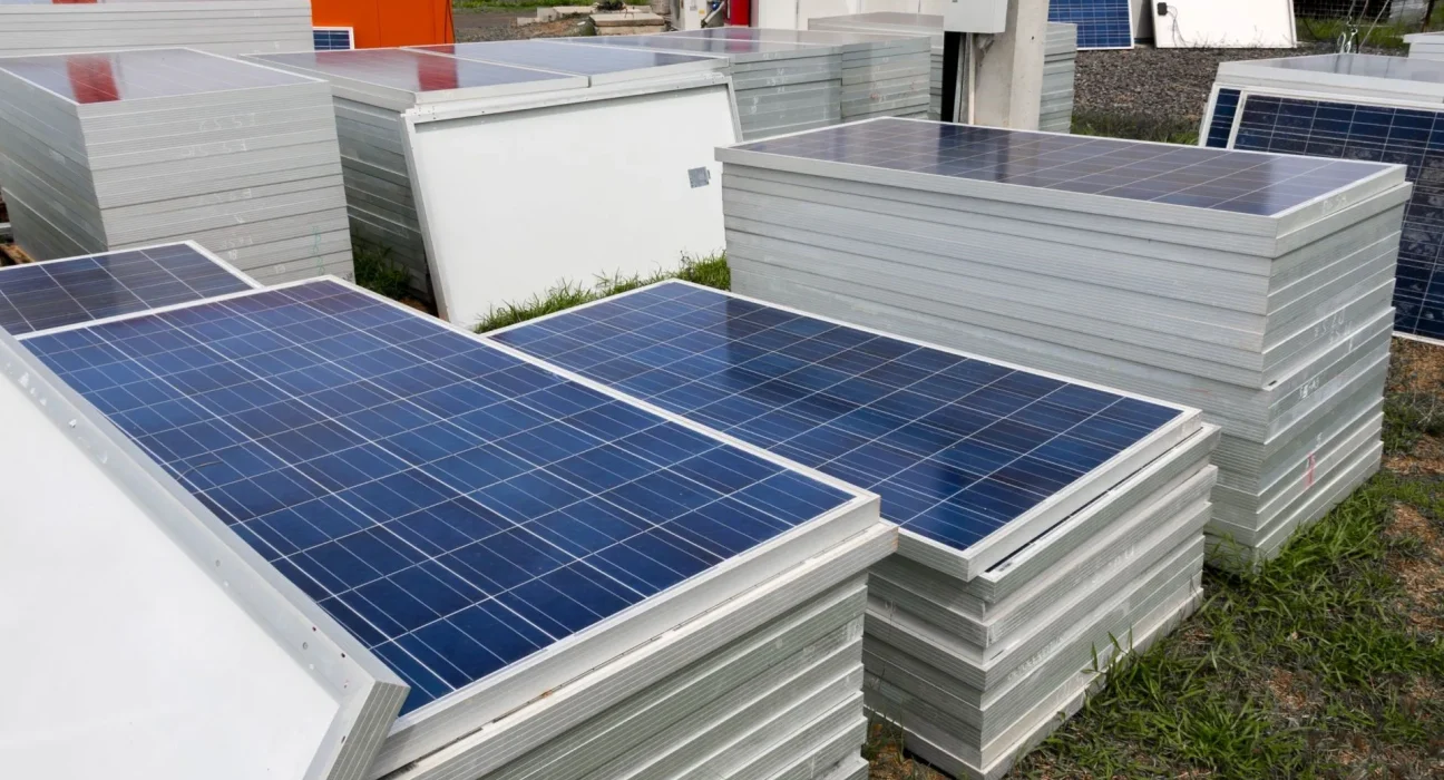 Chutes de 27% de l'énergie solaire après l'abrogation de Trump, mais les combustibles fossiles ne représentent que 4% des nouvelles énergies aux États-Unis.
