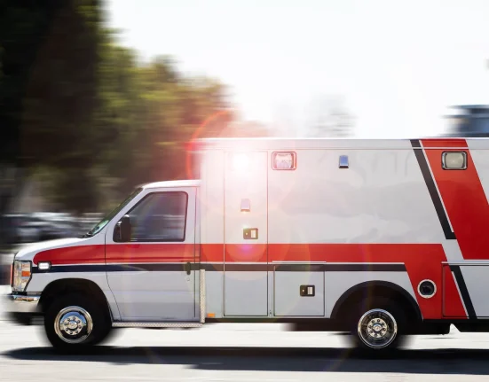 Crise de chaleur aux États-Unis : 237 000 hospitalisations annuelles et coûts médicaux dépassant 1 milliard de dollars d'ici 2040.