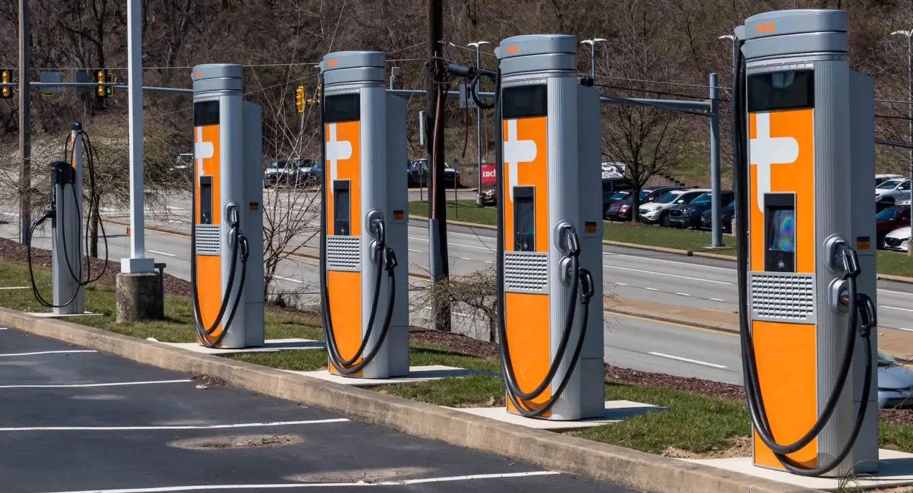 Croissance constante du réseau de recharge rapide pour véhicules électriques en Amérique