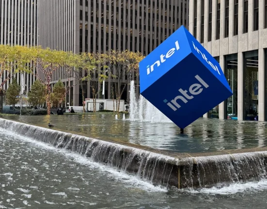 Dans l'Univers d'Intel : Comment un Simple Grain de Poussière Peut Coûter 500,000 $ en Fabrication de Puces
