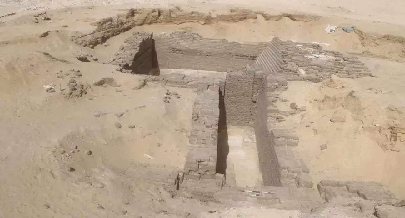 Découverte de tombes antiques en Égypte : révélations sur l'origine des pharaons et les mystères des pyramides
