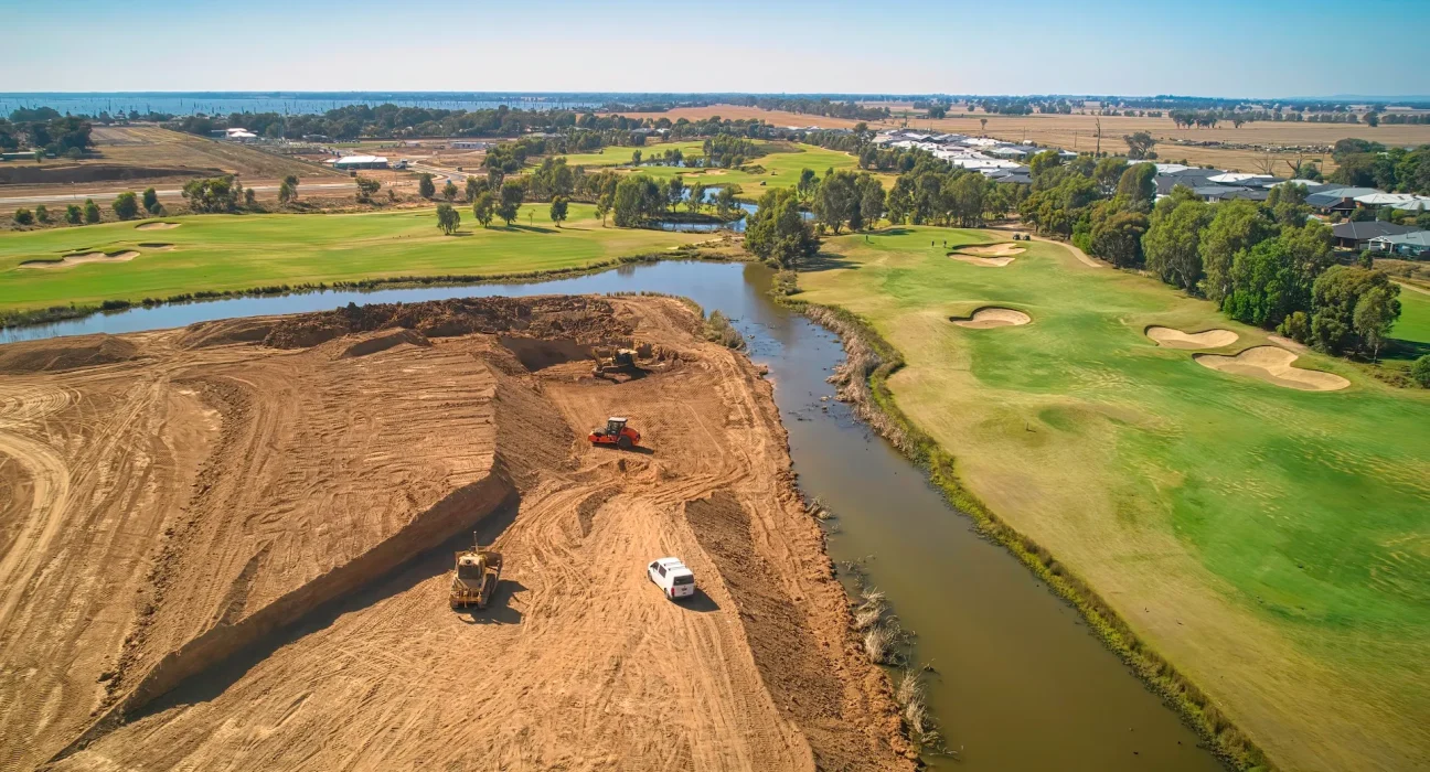 Découverte incroyable sur un parcours de golf en Ohio : des outils en pierre impeccables laissent les archéologues perplexes.