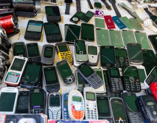 Des Électroniques Obsolètes : Une Nouvelle Mine d'Or et de Cuivre Grâce à la Récupération Technologique des Universités