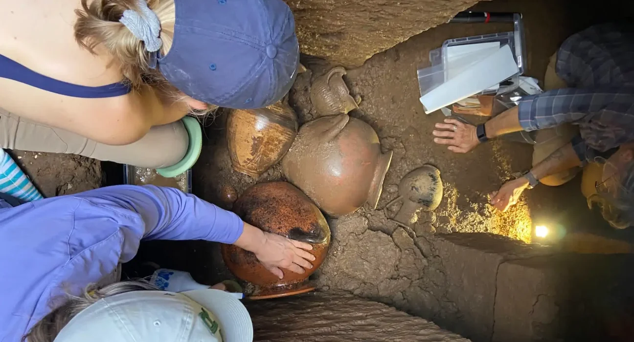 Des archéologues découvrent une tombe étrusque entièrement scellée au nord de Rome
