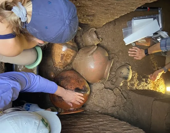 Des archéologues découvrent une tombe étrusque entièrement scellée au nord de Rome