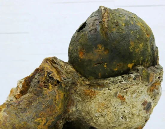 Des casques médiévaux perdus : 30 ans de méprise sur leur origine espagnole.