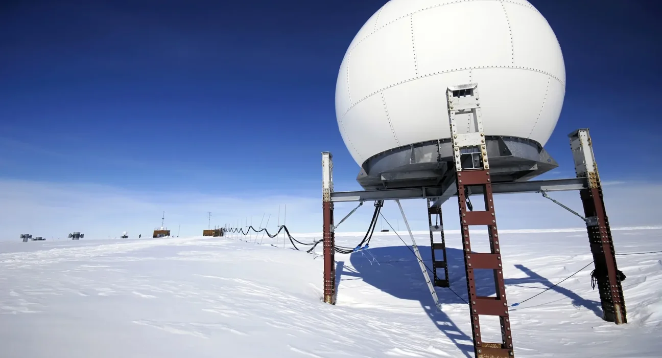 Des chercheurs dévoilent 500 séismes cachés sous l'Antarctique : un éclairage nouveau sur nos futurs.