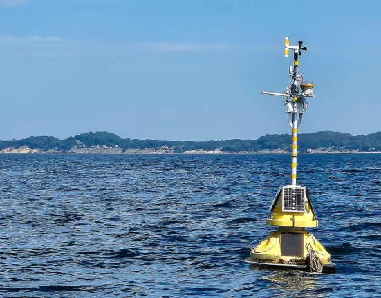 Des experts avertissent : les réductions de NOAA sous Trump menaceraient les données essentielles des Grands Lacs pour la météo, les vagues et la sécurité.